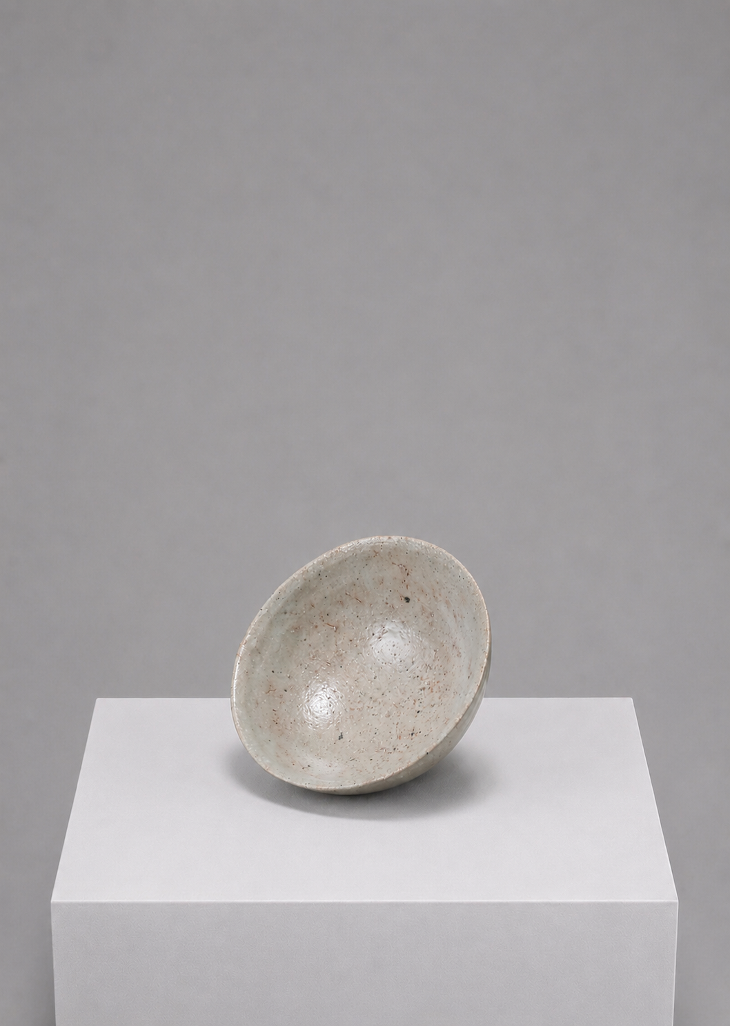 Karehagi Chawan by Yasumoto Kajihara — interior well