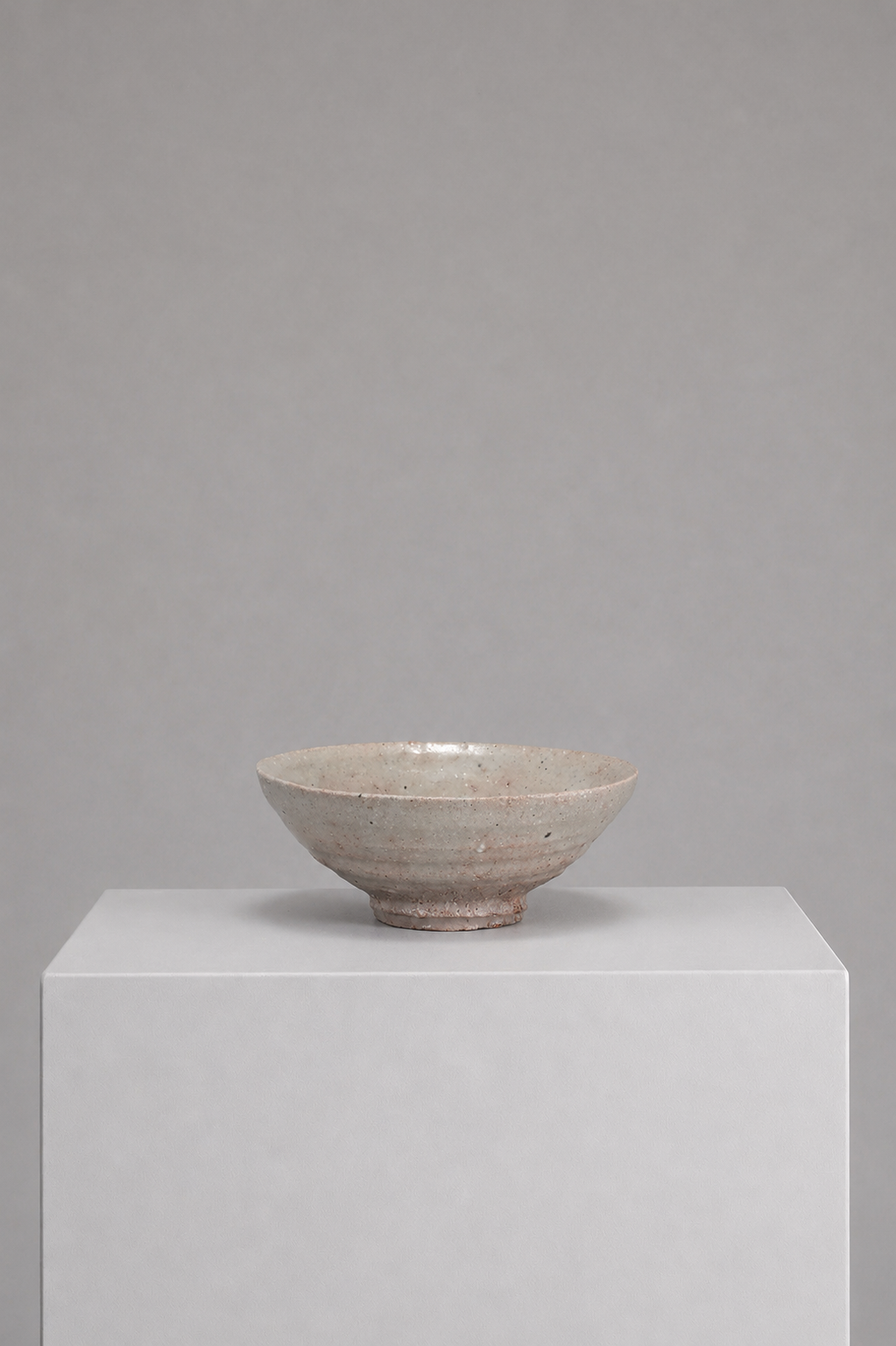 Karehagi Chawan by Yasumoto Kajihara — raised front view