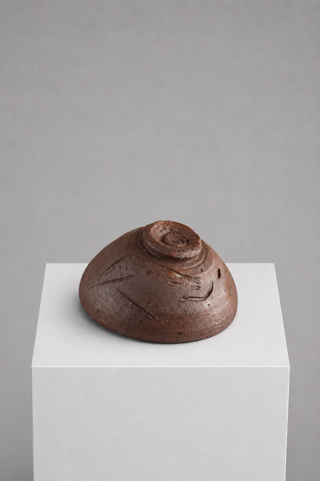 Shizenyū Chawan by Koie Ryōji — underside
