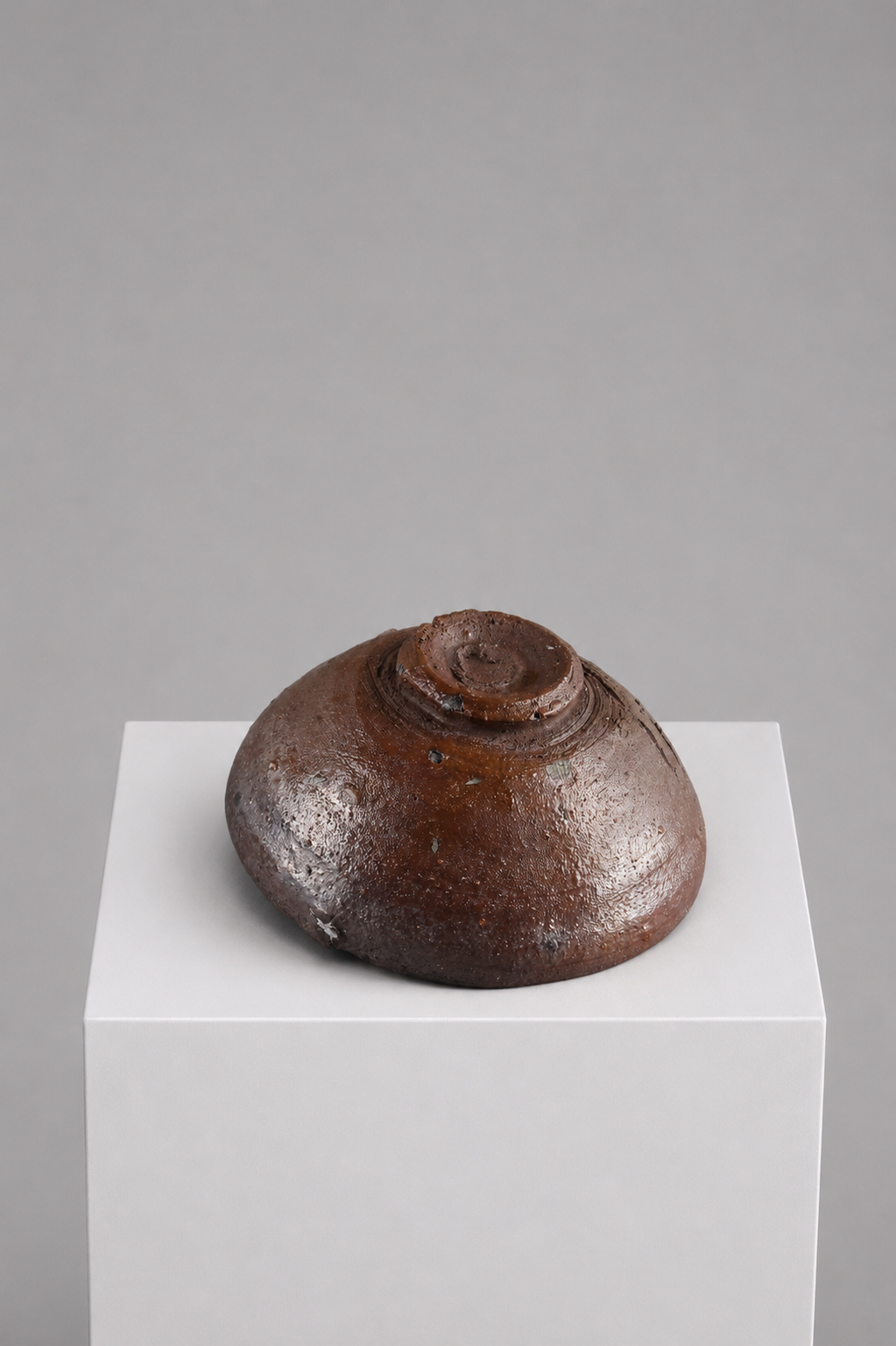 Shizenyū Chawan by Koie Ryōji — foot (kodai)